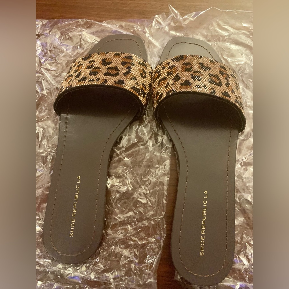 Shoe Republic LA Alise Leopard Womens sandals size 8.5